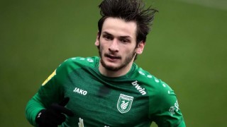 Наполи подписа официално договор с грузинското крило Хвича Кварацхелия за