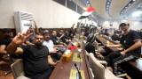  Блокадата на Народното събрание в Ирак продължава втори ден 