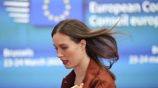 От влизането на страната в НАТО до заглавията на вестниците