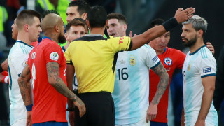 Селекционерът на Аржентина Лионел Скалони недоумява как съдиите на Копа