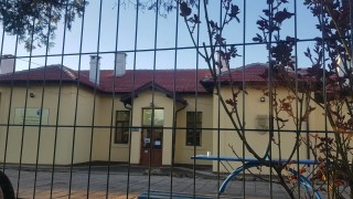 На тези избори отново гласуваме с хартиена бюлетина и се