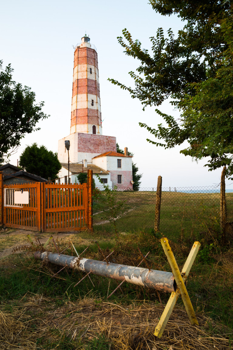 Това е най-старият действащ фар в Черно море