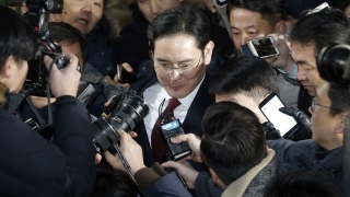 Шеф на „Самсунг” разпитван 22 часа в Южна Корея