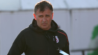 Бруно Акрапович е четвъртият "червен" треньор, уволнен след контрола