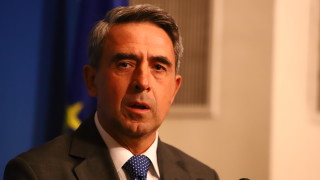 Президентът на България от 2012 до 2017 година излъчен от