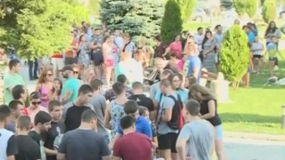 Стотици хора на протестно шествие срещу насилието в Нова Загора