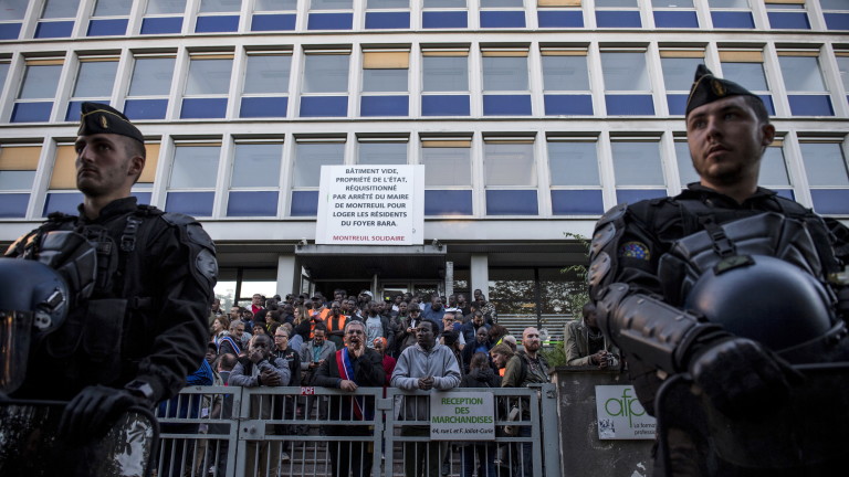 Френската полиция разтури мигрантски лагер в Париж