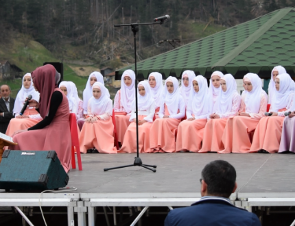 Над 40 деца публично четоха текстове от Корана в Рудозем 
