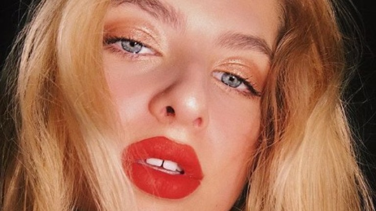 Явно дъщерите на рок величията са обречени да бъдат винаги