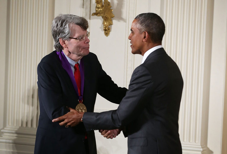 Барак Обама награди писателя на края на мандата си 
