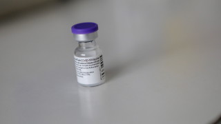 Американската фармацевтична компания Pfizer временно ще намали доставките на ваксината