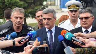 Към момента плановата летателна дейност в Българската армия е спряна