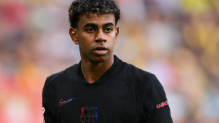 Треньорът на Барселона Ханзи Флик призна че Ламин Ямал няма