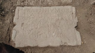 Официален латински надпис от времето на импeратор Марк Аврелий 161 180