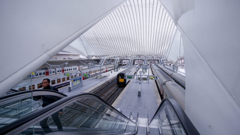 ЖП транспортът и надзирателите в Белгия стачкуват