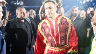 Звездата ни в свръхтежката категория на професионалния бокс Кубрат Пулев