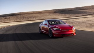 Производителят на електрически автомобили Tesla официално пусна днес марката си