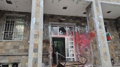 Търсят вандалите от протеста пред полицията в Хасково