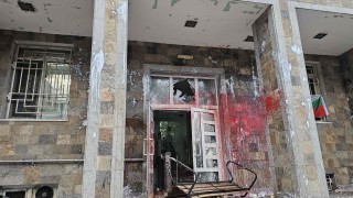 МВР търси вандалите от протеста пред полицията в Хасково