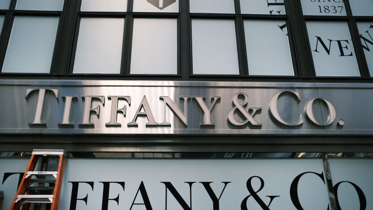 Tiffany и Louis Vuitton си стискат ръцете, но на по-ниска цена