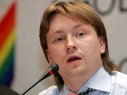 Лужков си тръгна – гейовете законно „дефилират”