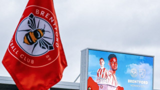 Фен на Брентфорд е бил арестуван след мача срещу Манчестър