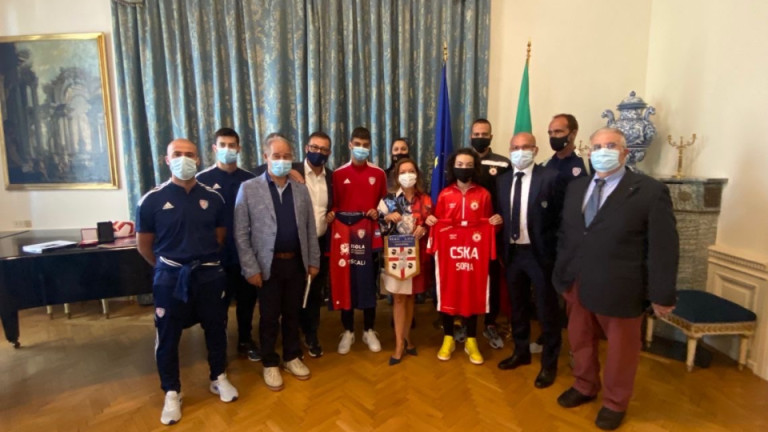 Делегация от ДЮШ на ЦСКА беше в италианското посолство 
