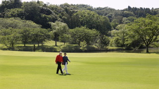 Зетят на Уейн Грецки и световен №1 в голфа Дъстин
