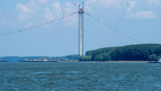 Eдин от най големите висящи мостове в Европа и най