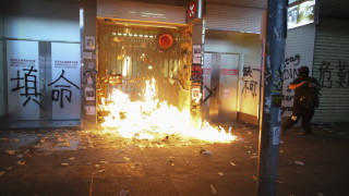 Размириците по улиците на Хонконг продължават съобщава БГНЕС Рано тази