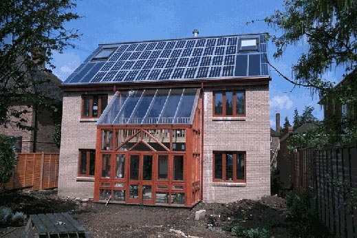 Капман Грийн Енерджи Фонд търси капитал за инвестиране в покривни соларни инсталации