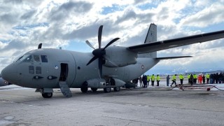 Екипаж на Военновъздушните сили със самолет Спартан са транспортирали медицински