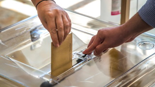 Франция провежда днес парламентарни избори Те са в два тура