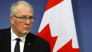 Канадският министър на отбраната Бил Блеър призна че канадски инструктори
