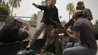 Либийските въстаници търсят финансова помощ