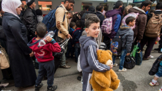 Германия ускорява мерките за справяне с бежанския наплив