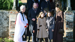 Традицията продължава - принц Уилям и Кейт Мидълтън на празничната служба в Сандрингам