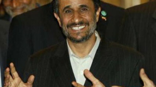 Ахмадинеджад обявен от Иран за суперзвезда