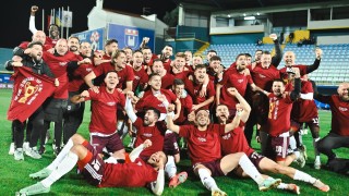 Бившият футболист на Локомотив Пловдив Мартин Паскалев изигра цял