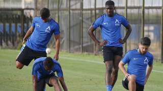 Треньорът на Левски Петър Хубчев смени терена на който се