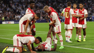 Футболистите на Аякс трябва да вярват в себе си и