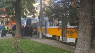 Малко дете и още трима души са леко пострадали при