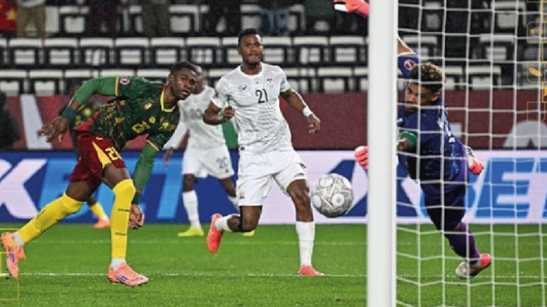 "Неукротимите лъвове" удържаха натиска на "Бафана бафана" и си осигуриха сблъсък с домакините