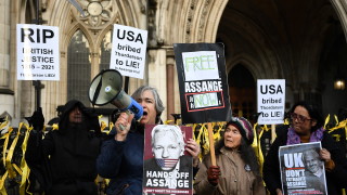 Британският съд даде зелена светлина за екстрадицията на Асандж в САЩ 