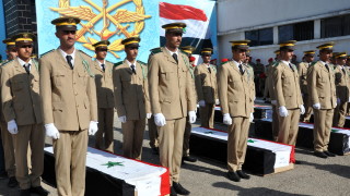 Сирия проведе в петък погребения на десетки хора убити при