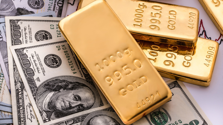 Финансист: Москва и Пекин трупат злато, защото се готвят за свят, в който доларът няма да доминира