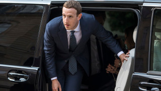 Зукърбърг избегна въпроса за прекалената му власт във Facebook