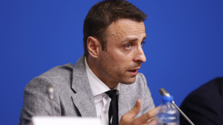 Бившият български национал Димитър Бербатов се включи към футболните звезди