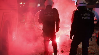 Най малко двама души са убити при нападение с ножове в кварталите