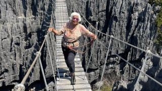Последна спирка Сърбия - 79-годишната филипинка, посетила всички държави в света